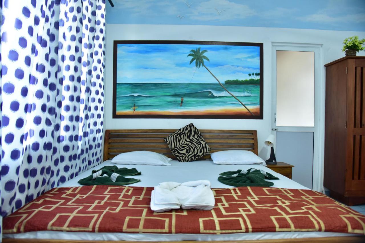 Hotel Happy Tuna Hikkaduwa Eksteriør billede