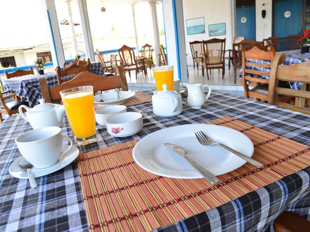 Hotel Happy Tuna Hikkaduwa Eksteriør billede