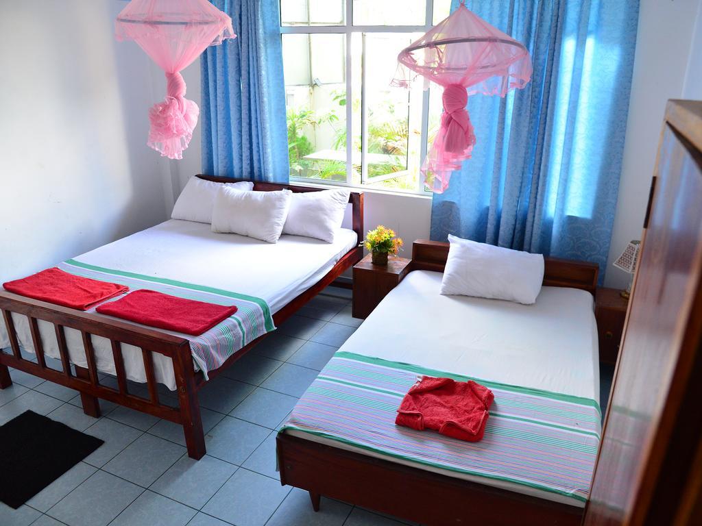 Hotel Happy Tuna Hikkaduwa Eksteriør billede