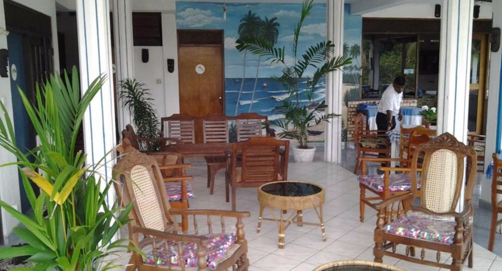 Hotel Happy Tuna Hikkaduwa Eksteriør billede