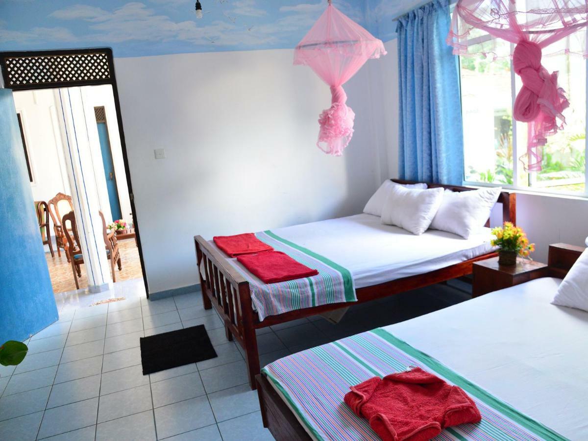 Hotel Happy Tuna Hikkaduwa Eksteriør billede
