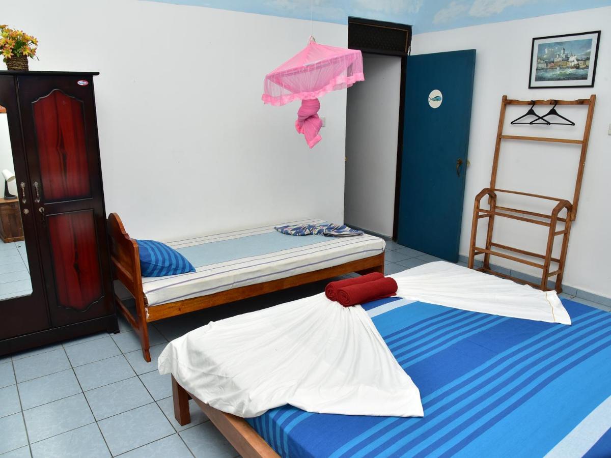 Hotel Happy Tuna Hikkaduwa Eksteriør billede